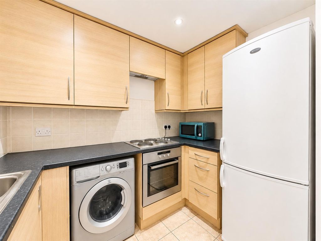 Property photo 2 of 6 Kitchen