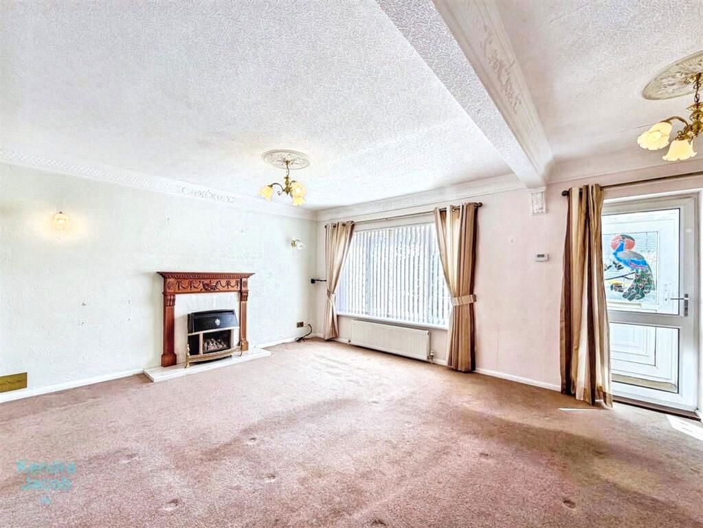 Property photo 3 of 36