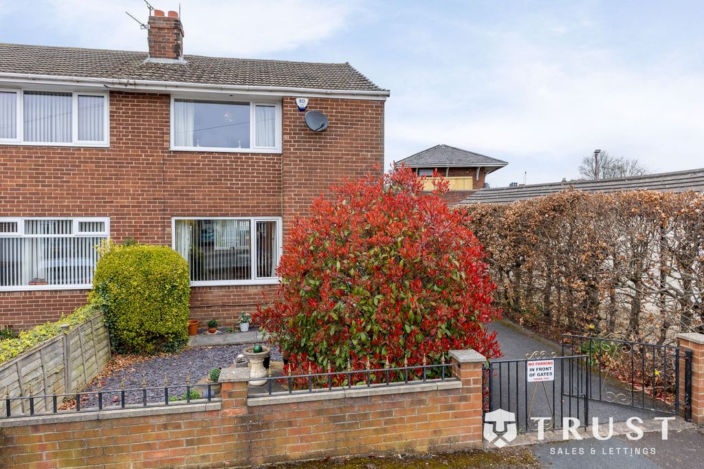 Property photo 2 of 26