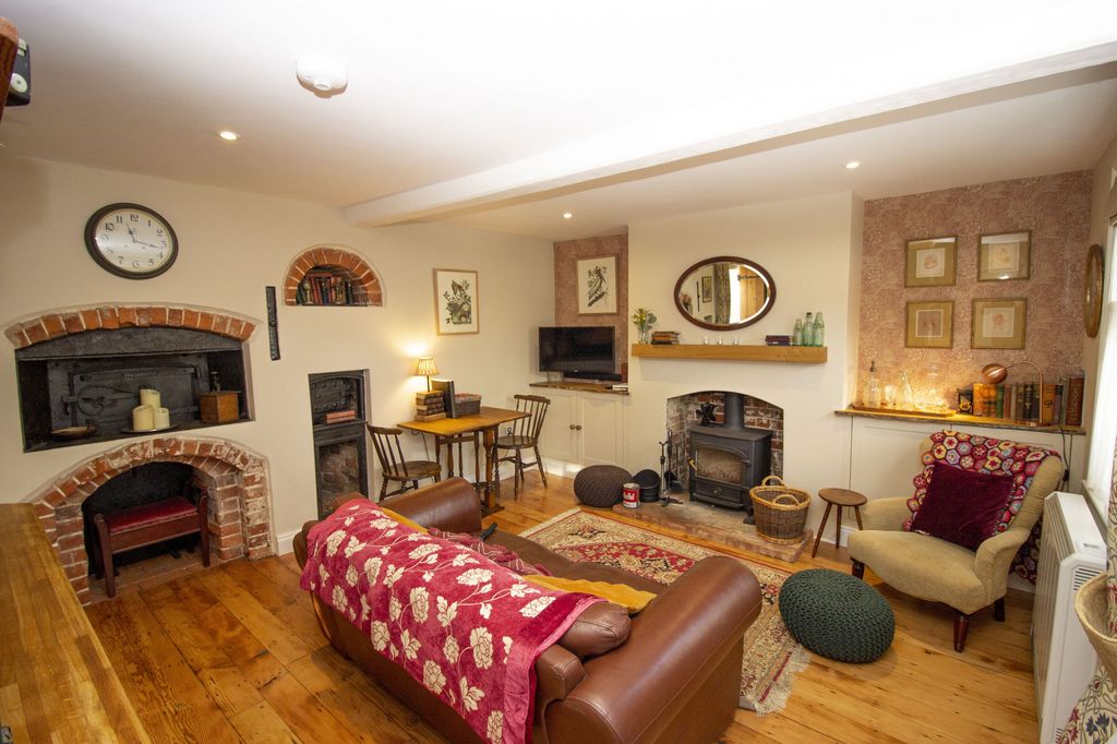 Property photo 2 of 24