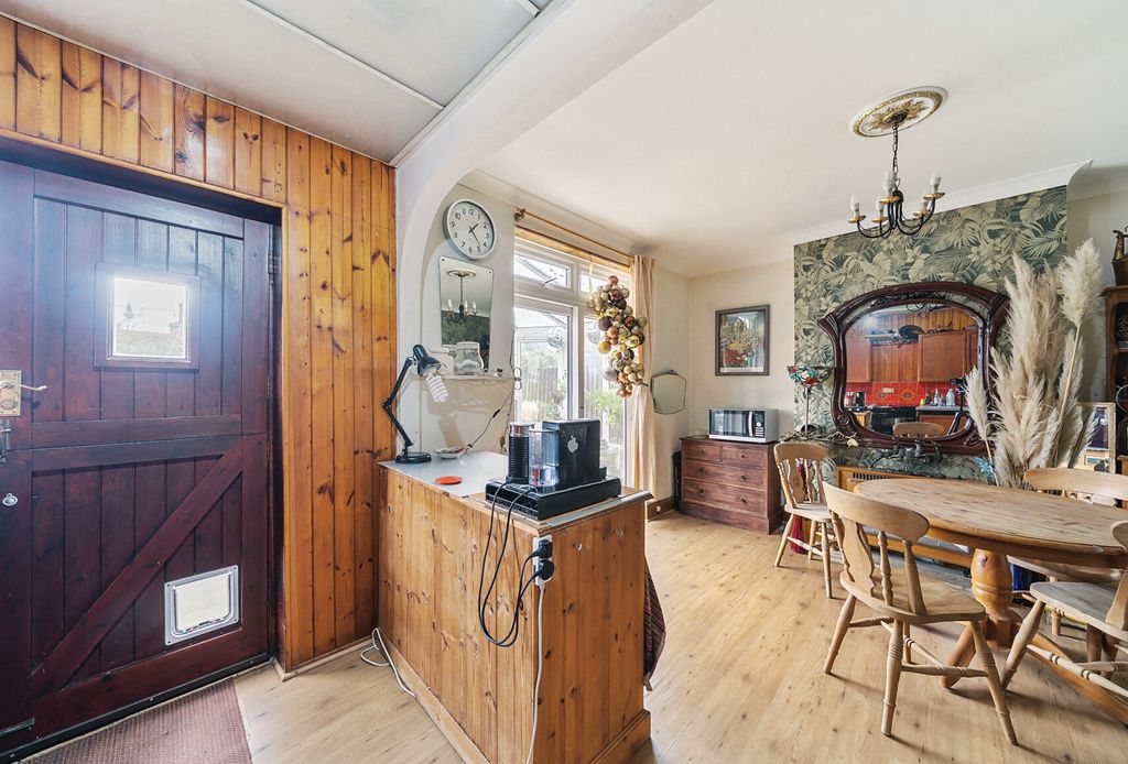 Property photo 2 of 17 Kirchen Breakfast Ro