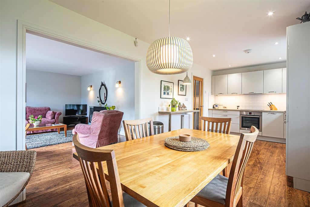 Property photo 2 of 21 Dining Kitchen