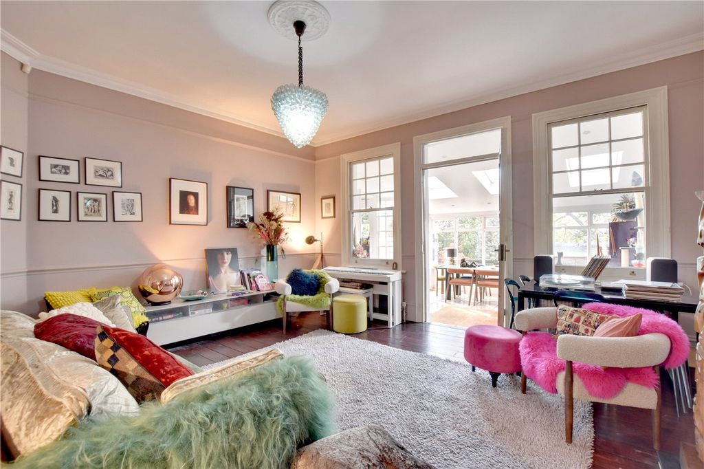 Property photo 2 of 17 Picture No. 03