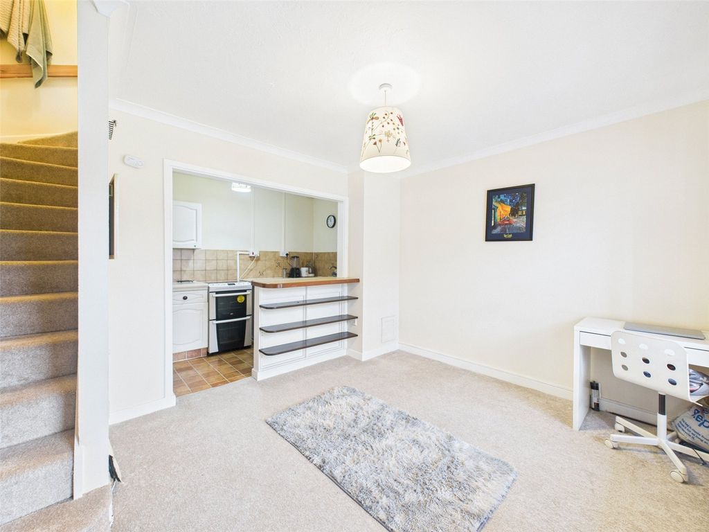 Property photo 2 of 8 Picture No. 32