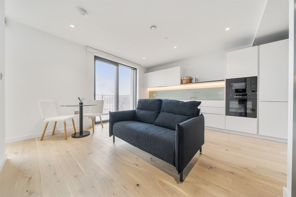 Property photo 1 of 13 (Main)