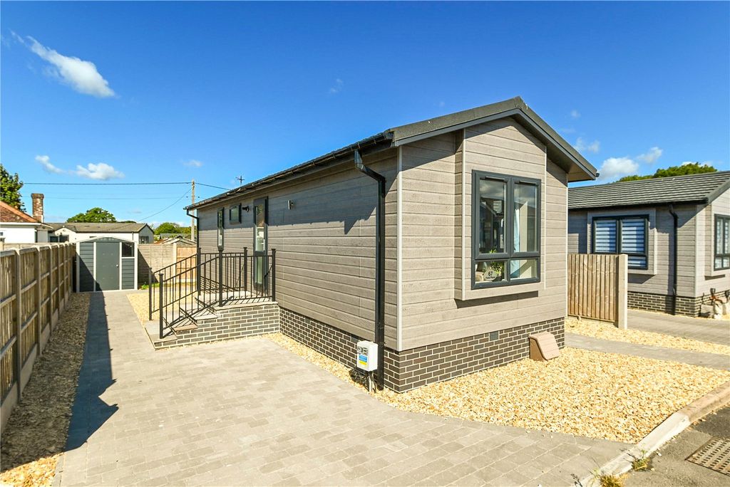 Property photo 1 of 16 Picture No. 23