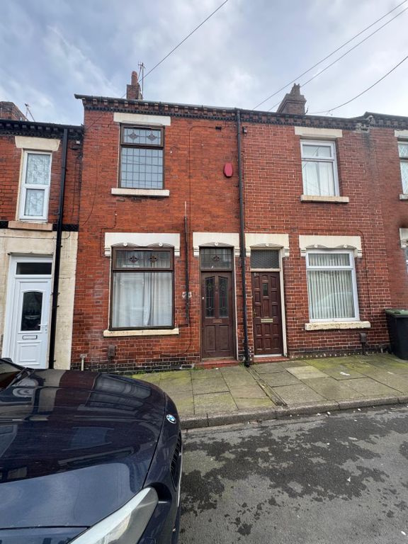 Property photo 1 of 8 2 Bed Terraced House To Rent Bond Street, Tunstall St6