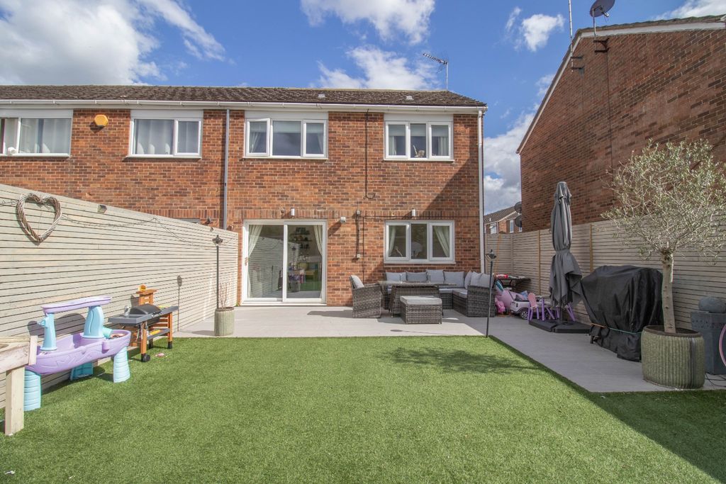 Property photo 1 of 20 5490660