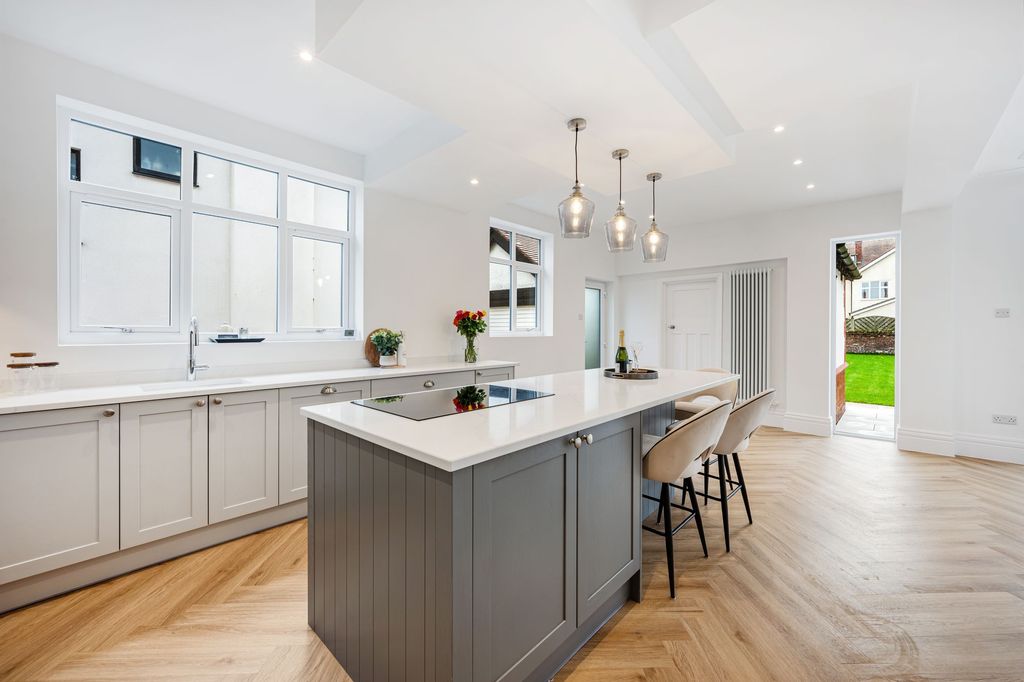 Property photo 3 of 56