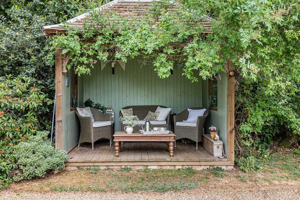 Additional image 35 of 7 bed detached house for saleHarpsden Woods, Harpsden, Henley-On-Thames, Oxfordshire RG9