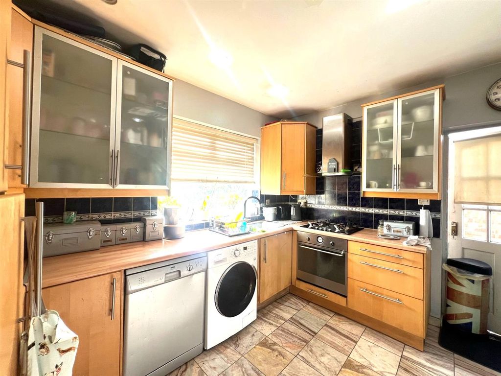 Property photo 3 of 5 Kitchen.Jpg