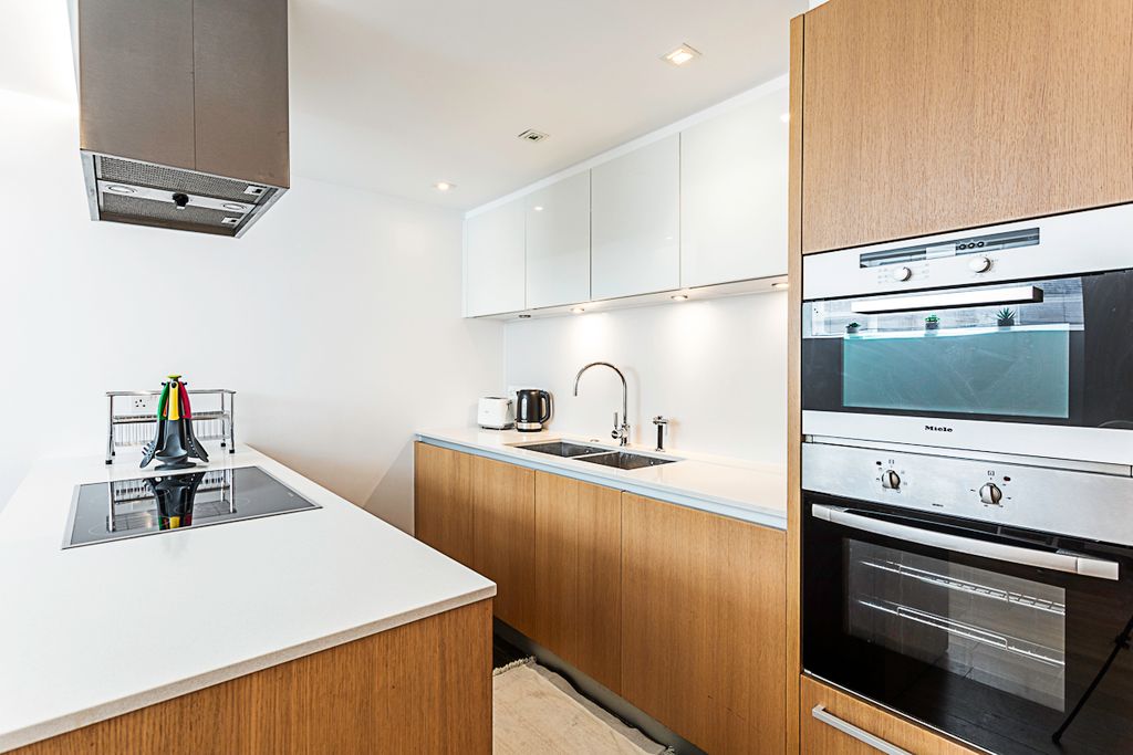 Property photo 2 of 34