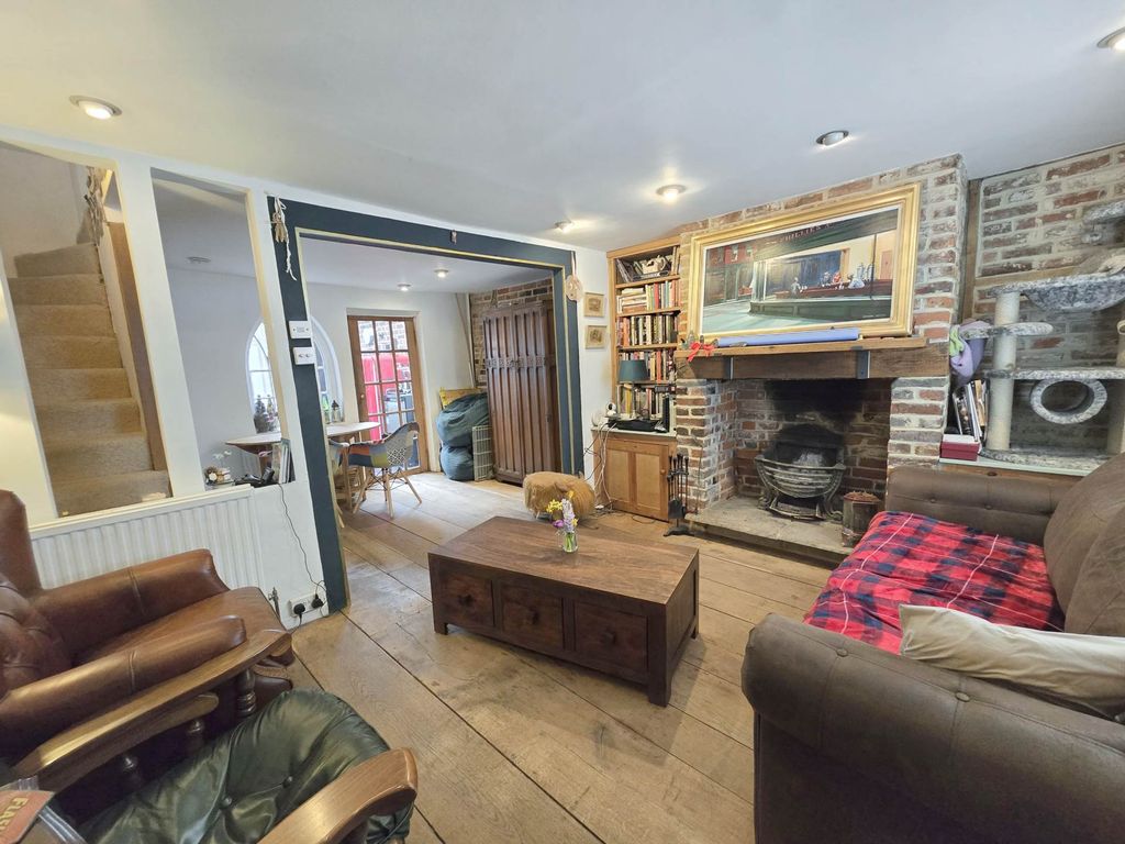 Property photo 1 of 16