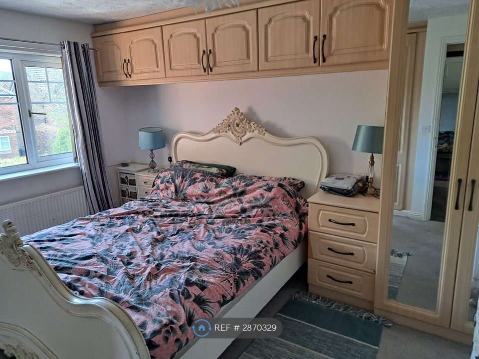 Property photo 3 of 12 Master Bedroom