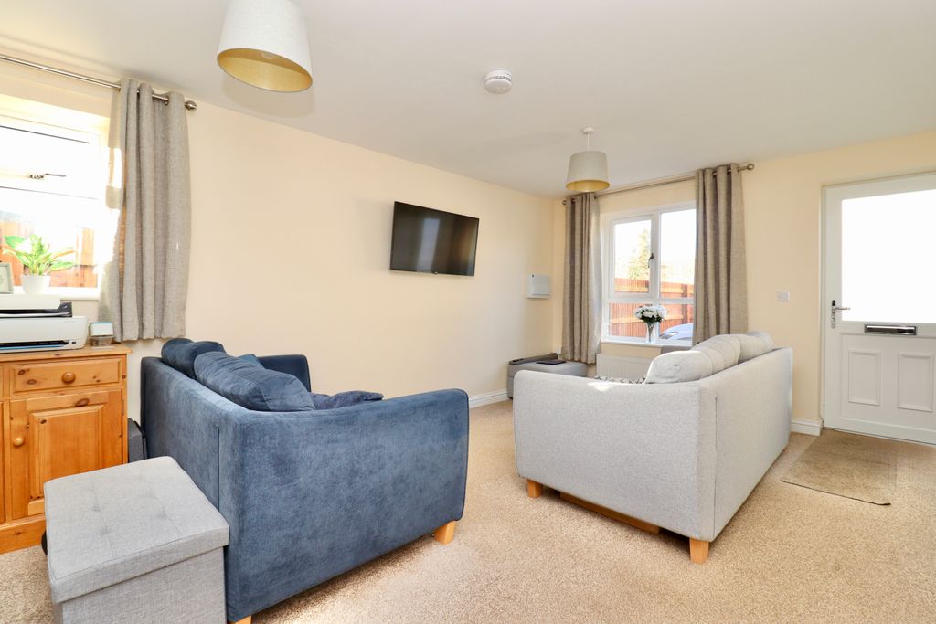 Property photo 2 of 12