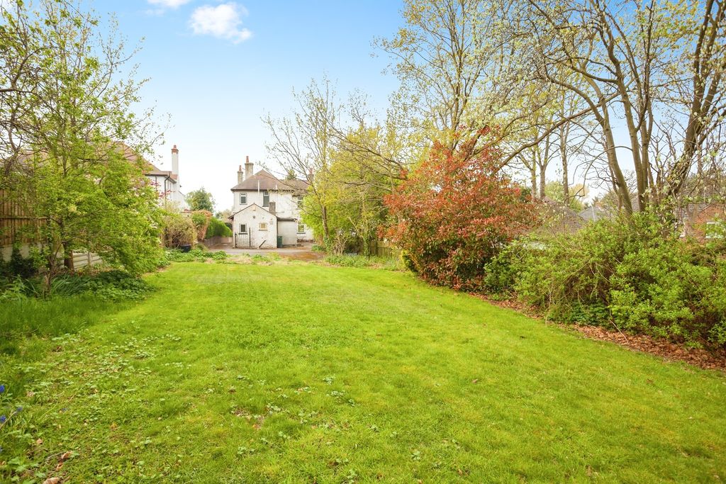 Property photo 2 of 17