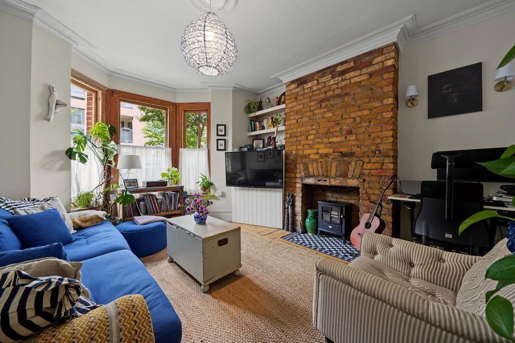 Property photo 1 of 12 4