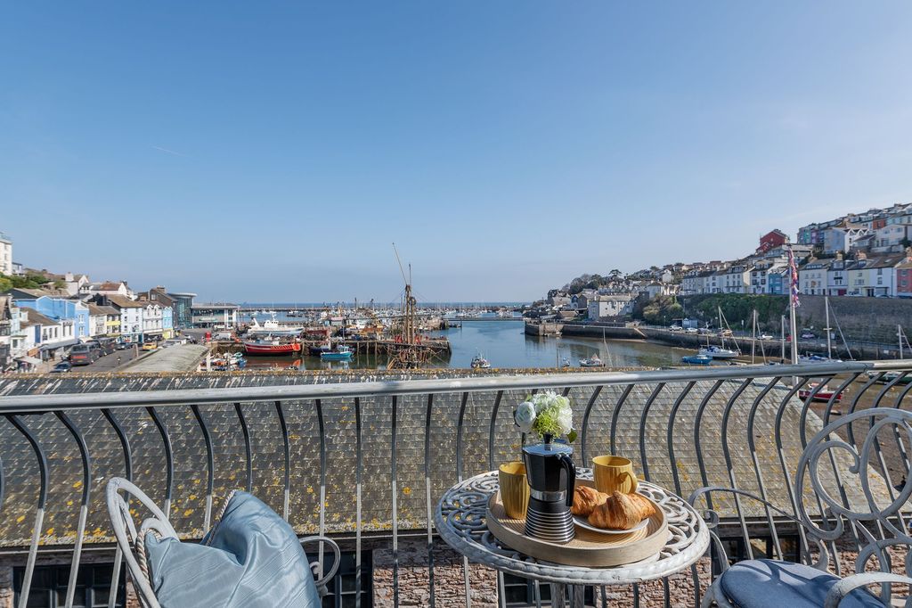 Property photo 1 of 12 7 The Strand, Brixham Balcony Off Living Room
