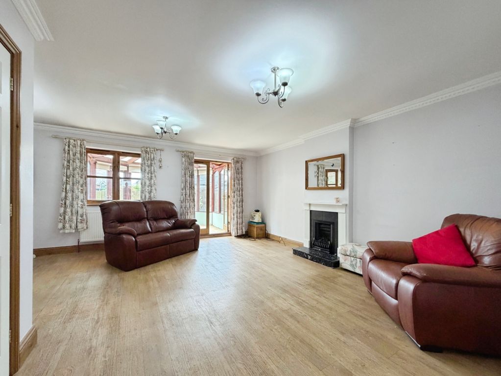 Property photo 3 of 11 Sitting Room