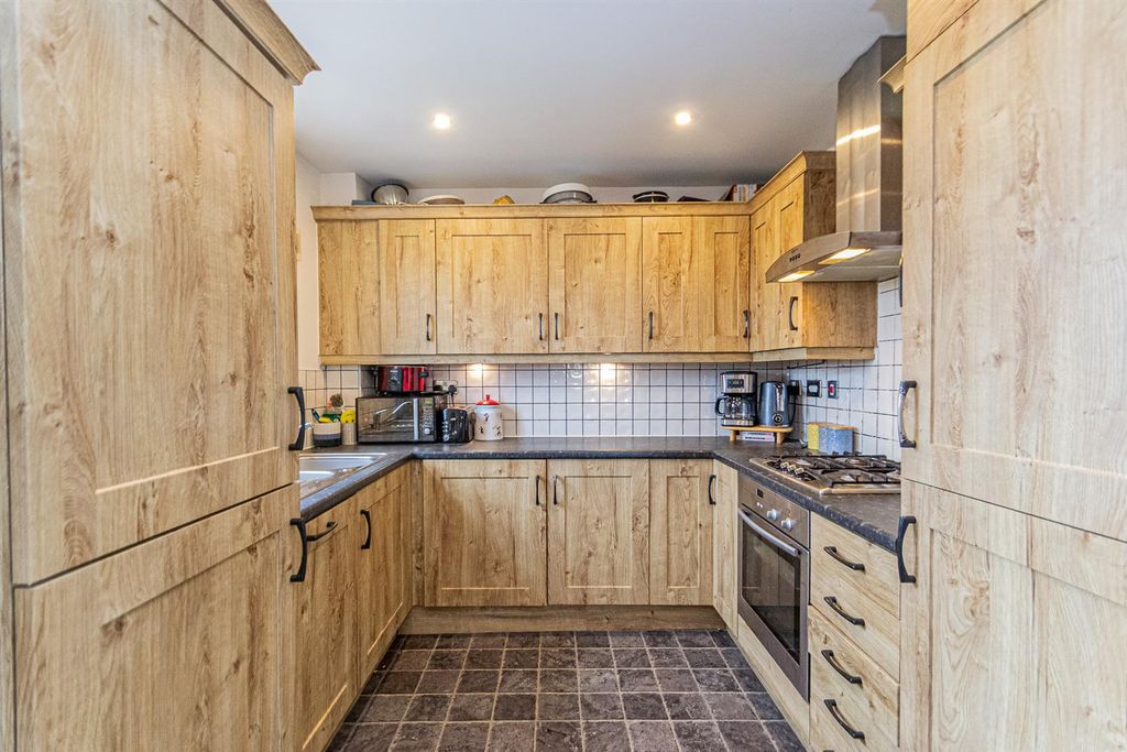 Property photo 3 of 15 Kitchen