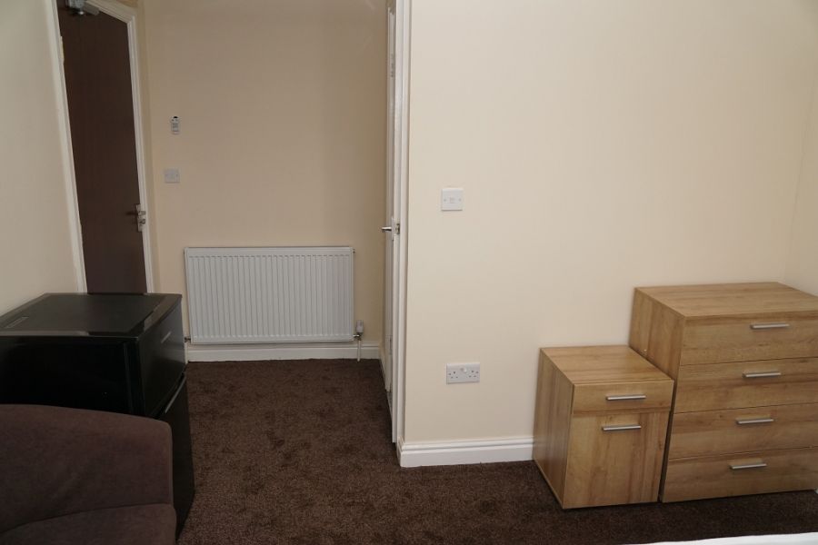 Property photo 1 of 3 Room