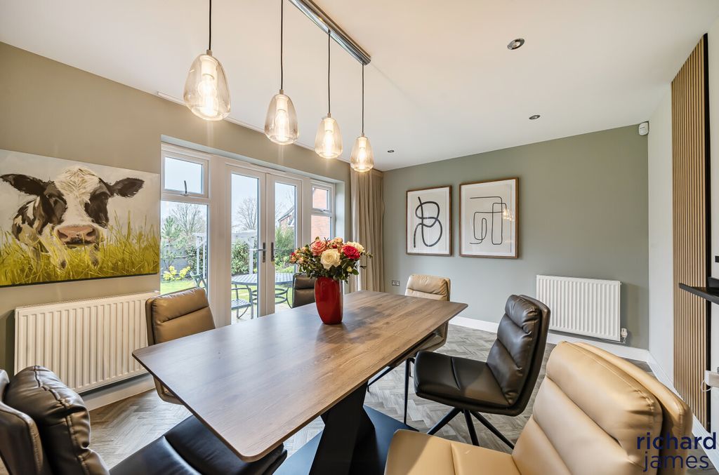 Property photo 3 of 20 379Cf70F92E84A5389856048F75E8576