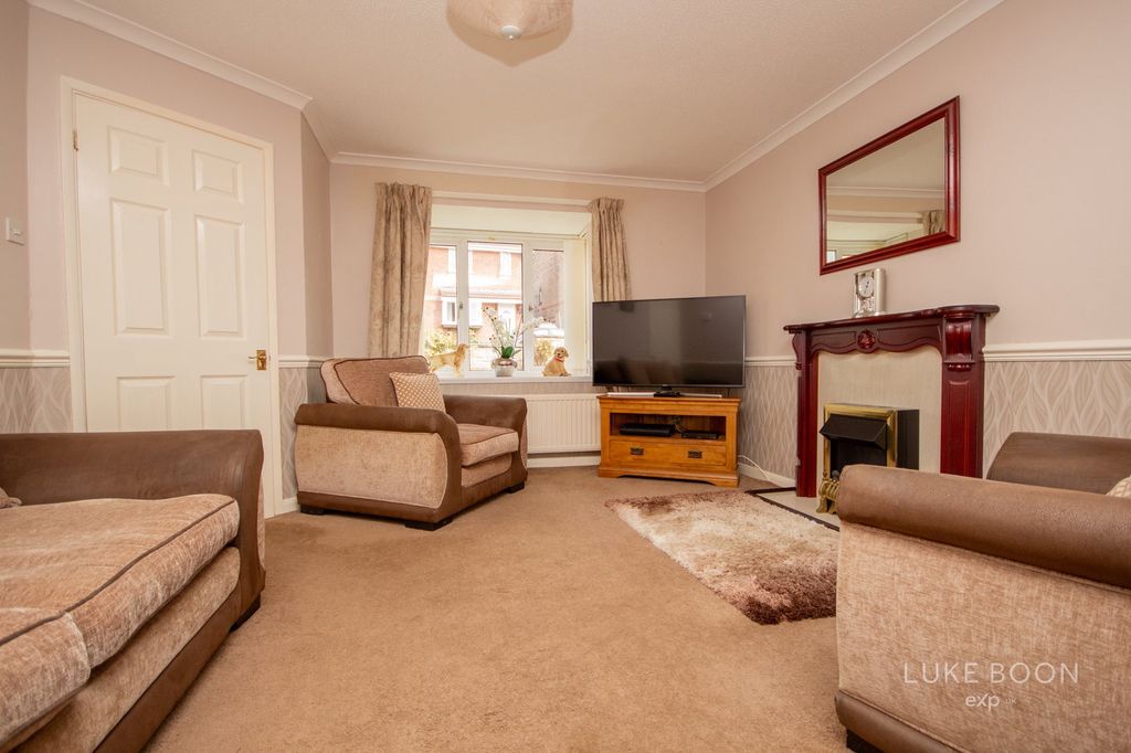 Property photo 3 of 13