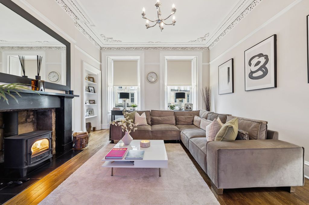 Property photo 3 of 46