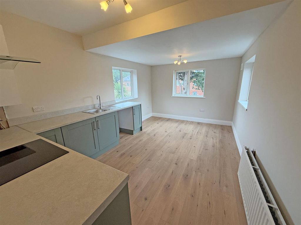 Property photo 3 of 7 Kitchen.Jpg