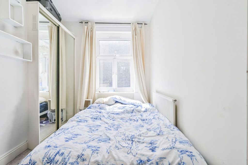 Property photo 2 of 8