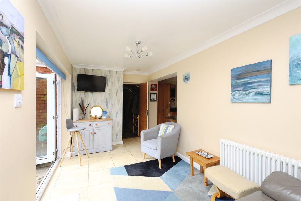 Property photo 3 of 24