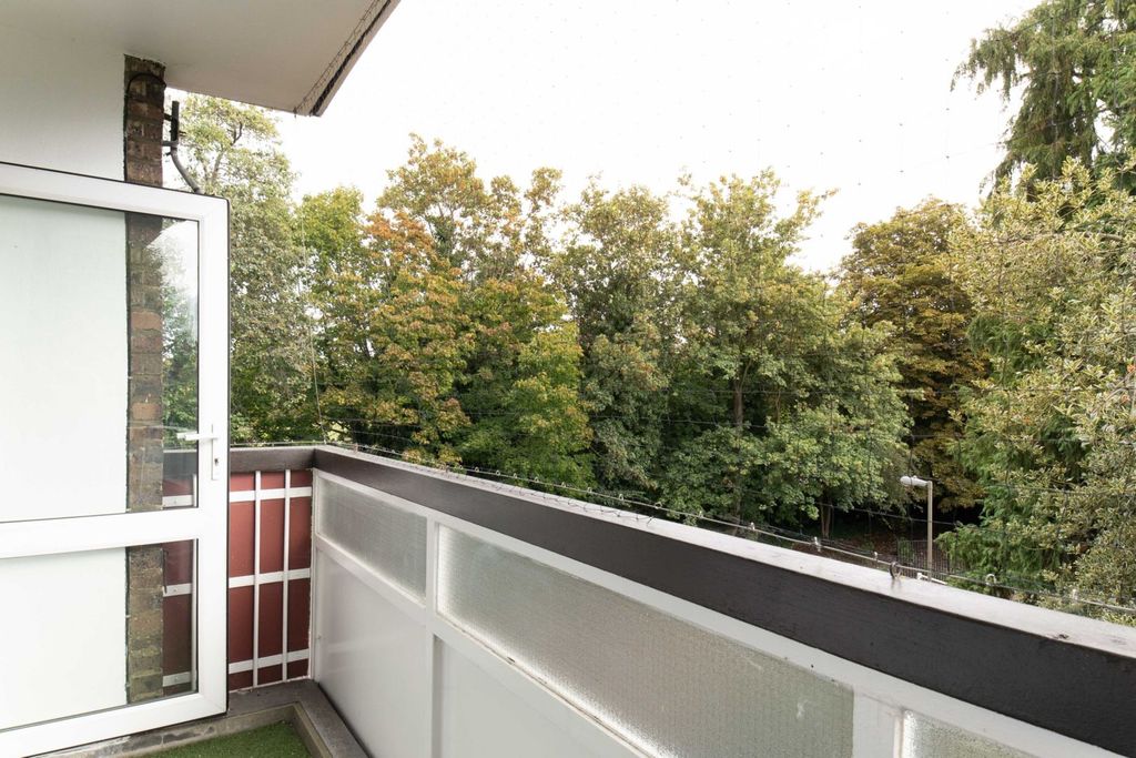 Property photo 1 of 17 Balcony
