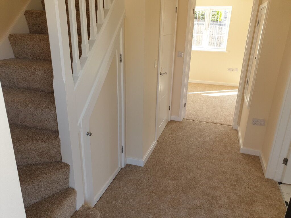 Property photo 2 of 18 Hallway