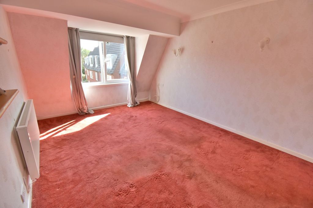 Property photo 3 of 12