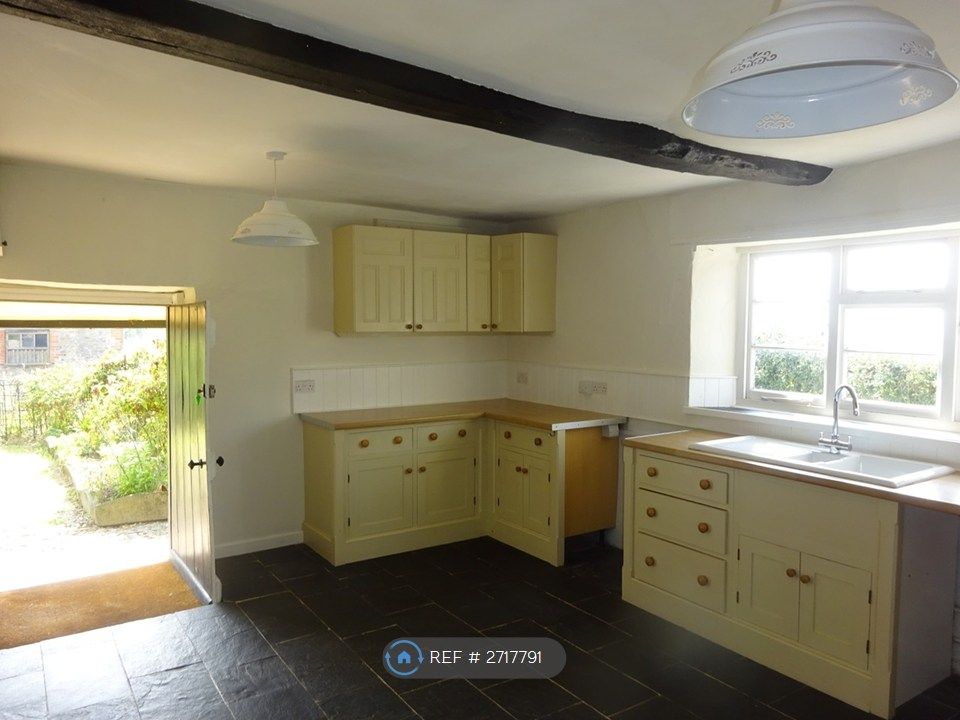 Property photo 3 of 20 Kitchen 5.2m x 3m
