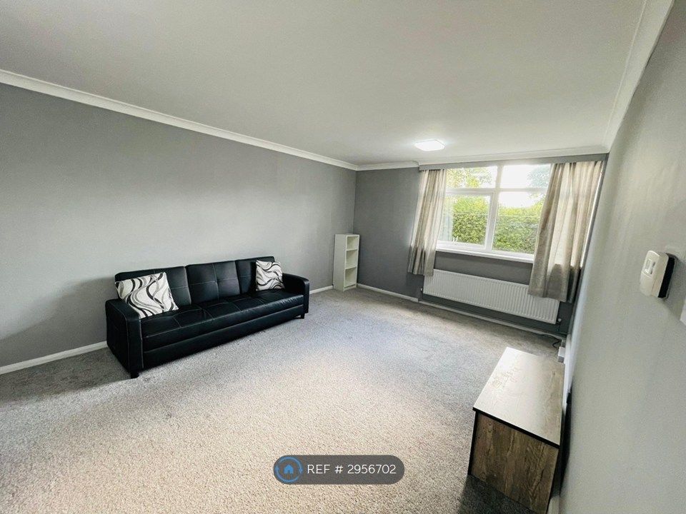 Property photo 3 of 15 Lounge