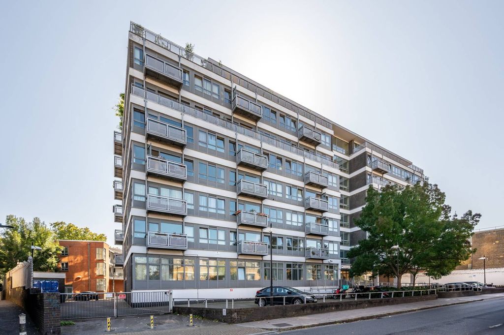 Property photo 3 of 12