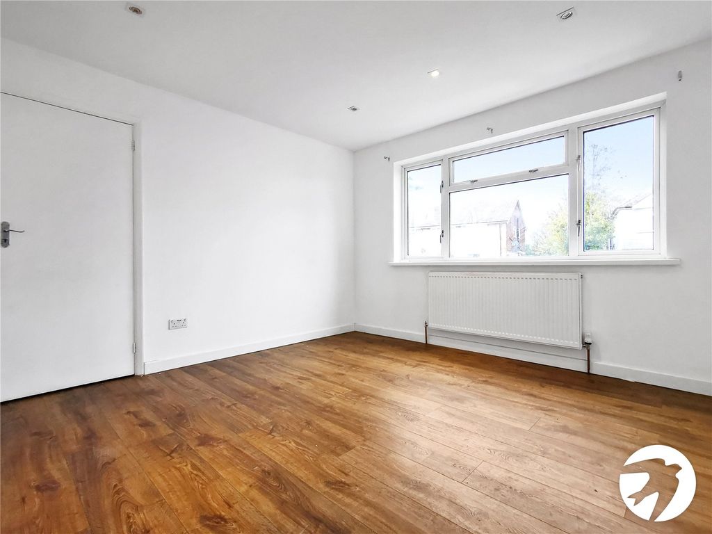 Property photo 1 of 12 Picture No. 15