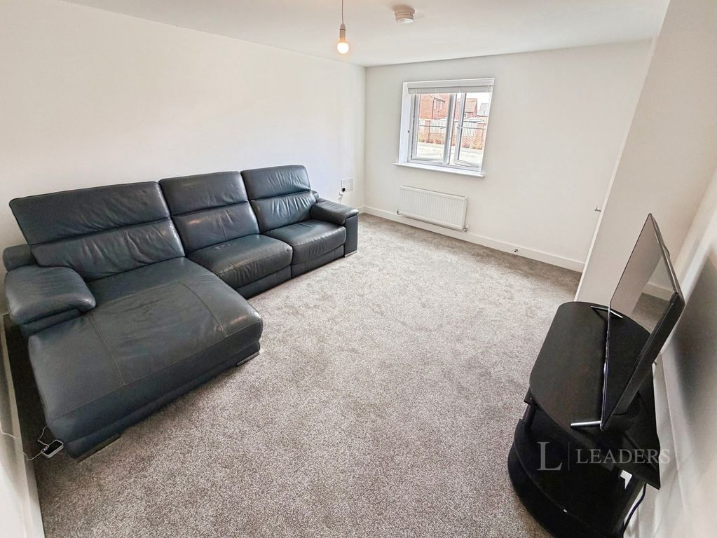 Property photo 2 of 16 Lounge