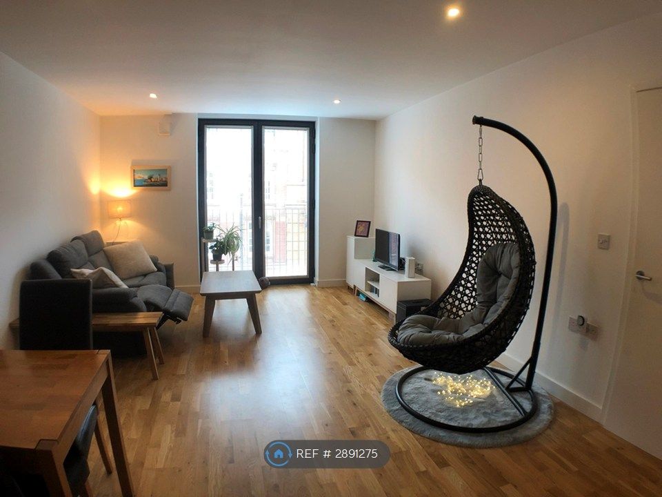 Property photo 1 of 8 Front Room