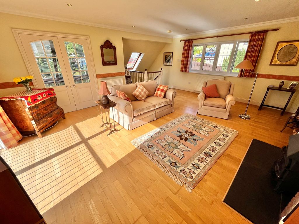 Property photo 3 of 36