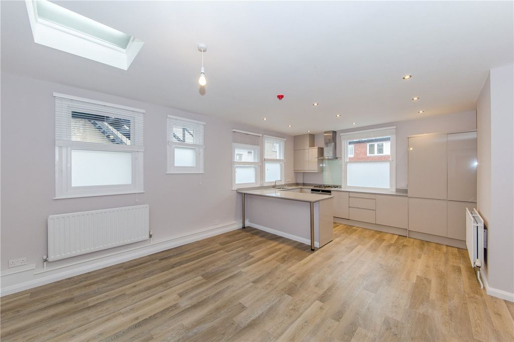 Property photo 2 of 6 Picture No. 08