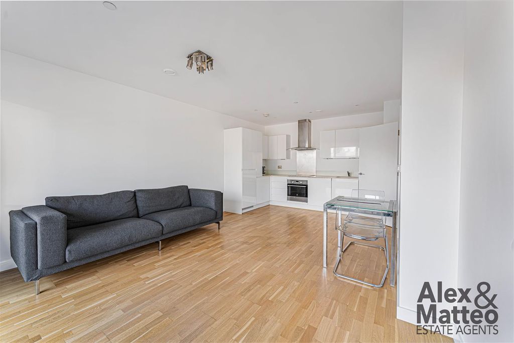 Property photo 2 of 12 Legacy Tower