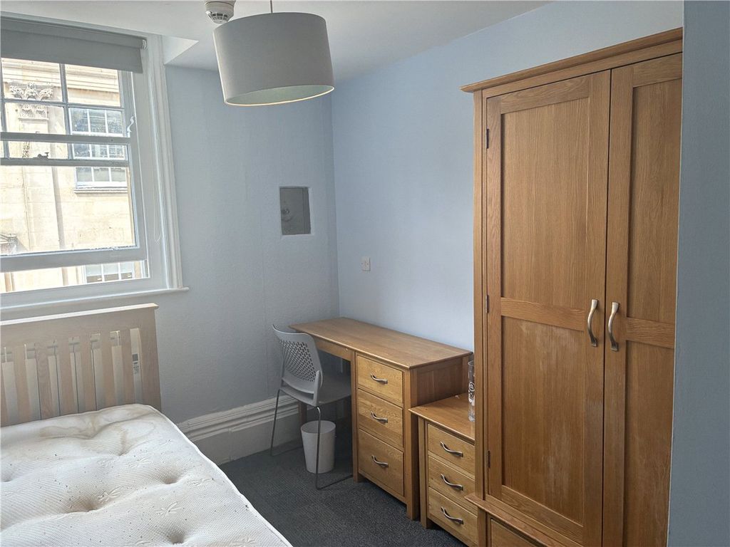 Property photo 3 of 6 Picture No. 04