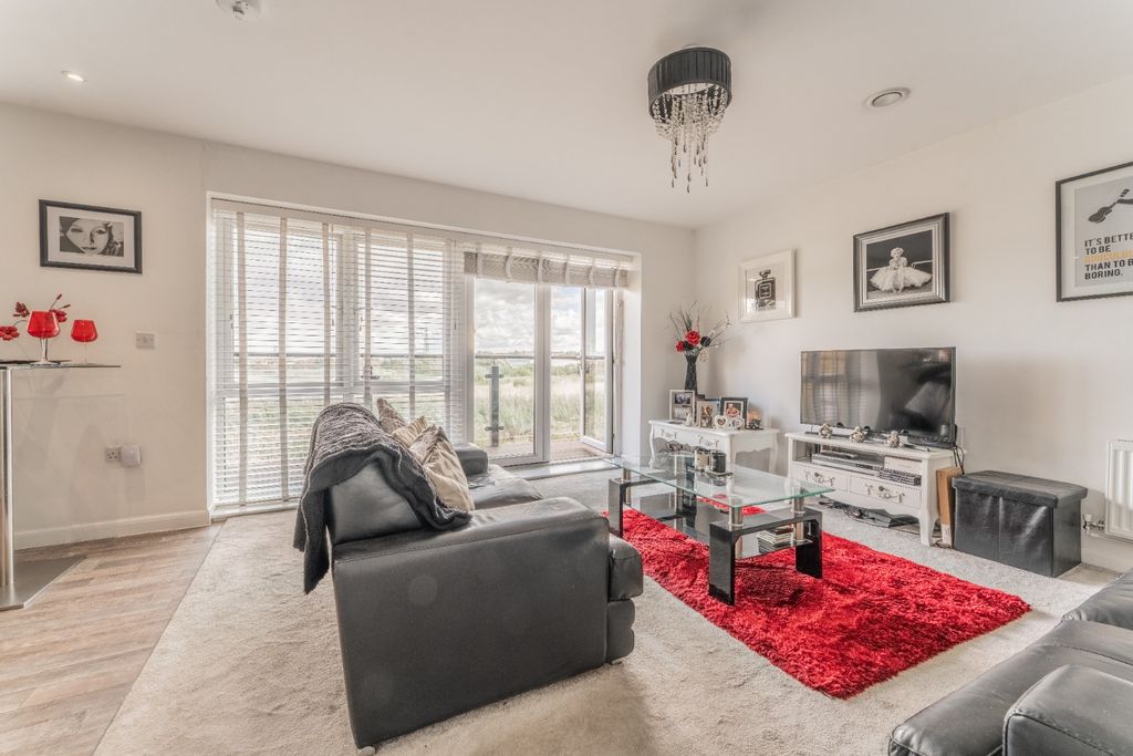 Property photo 2 of 15 5385881