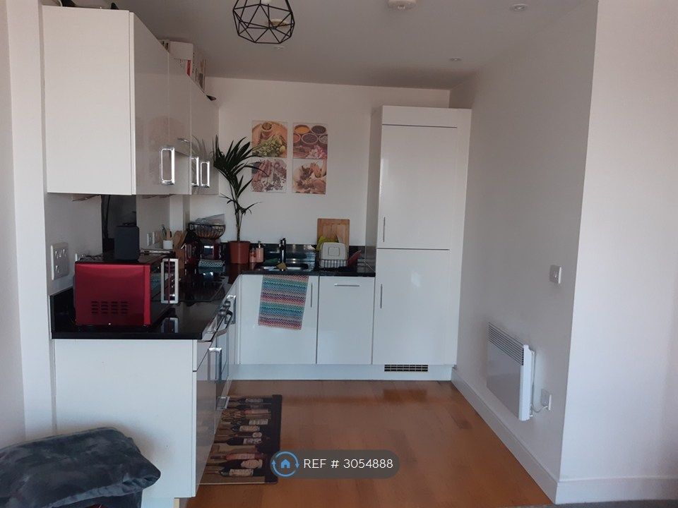 Property photo 3 of 8 Intergrated Appliances