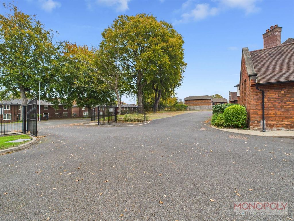 Additional image 28 of 2 bed flat for saleRhosnesni Lane, Wrexham LL12