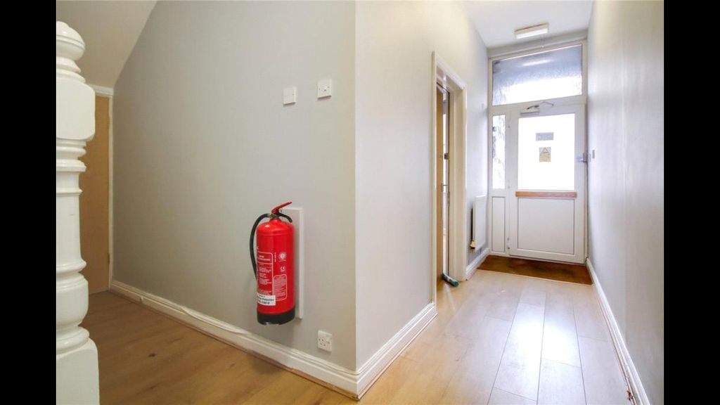 Property photo 3 of 11 Picture No. 02