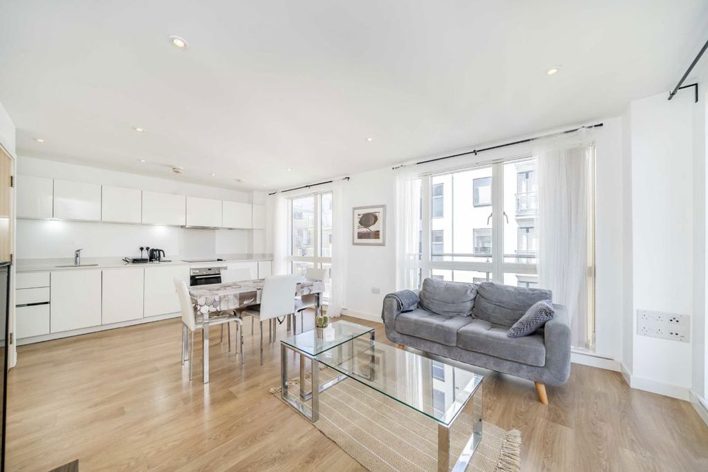 Property photo 2 of 7