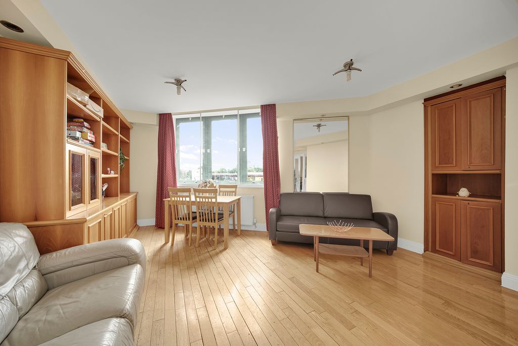 Property photo 1 of 26 Photo 12